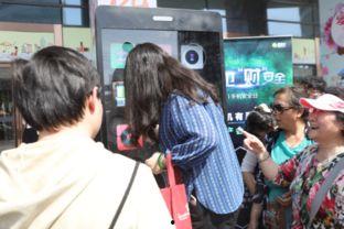 路人里的吃瓜群众叫什么,揭秘“路人里的吃瓜群众”现象