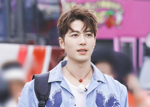 吃瓜群众王一博表情包