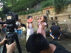 吃瓜群众搬砖有力量,展现新时代劳动者风采